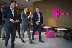 CEO T-Systems a predseda KSK na prehliadke budovy